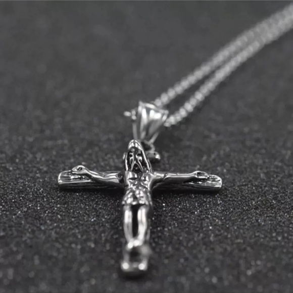 Jesus Cross Silver Necklace - Picture 4 of 6